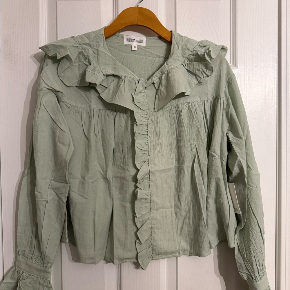NWT Green Ruffled Long Sleeve Blouse
